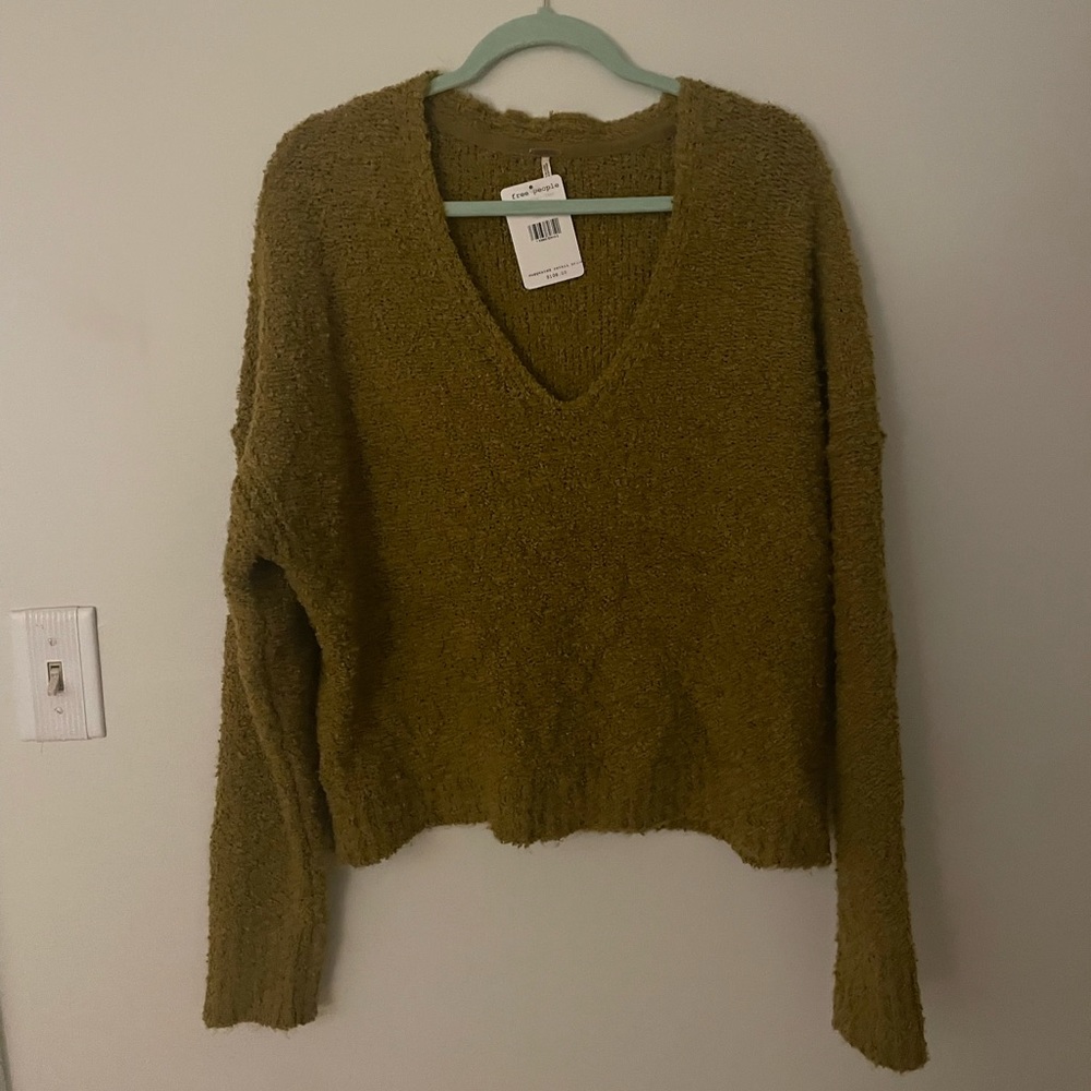 Free People Sweater - color: moss